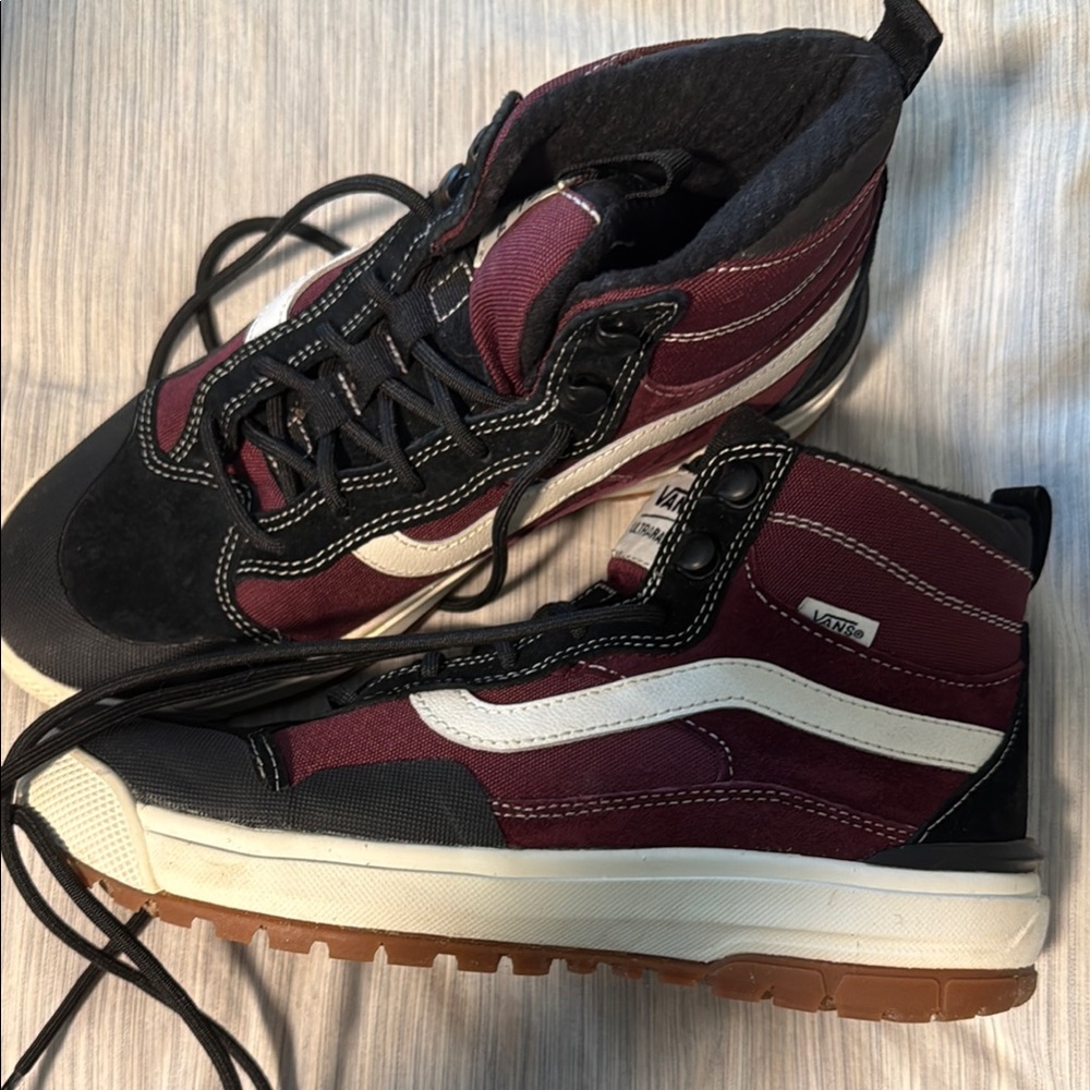 Vans Women's Maroon and Black Winter Boots
